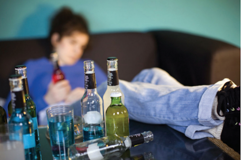 Adicciones causan incertidumbre. Foto: Especial