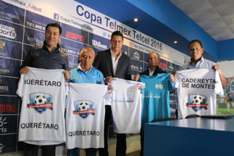 Agradecen apoyo. Foto: Especial