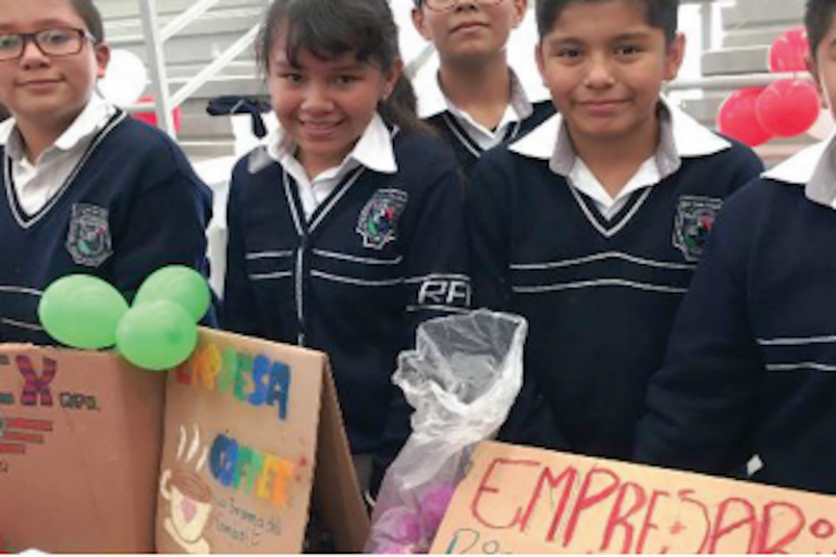 Bansefi estudia proyectos de los jóvenes. Foto: Especial