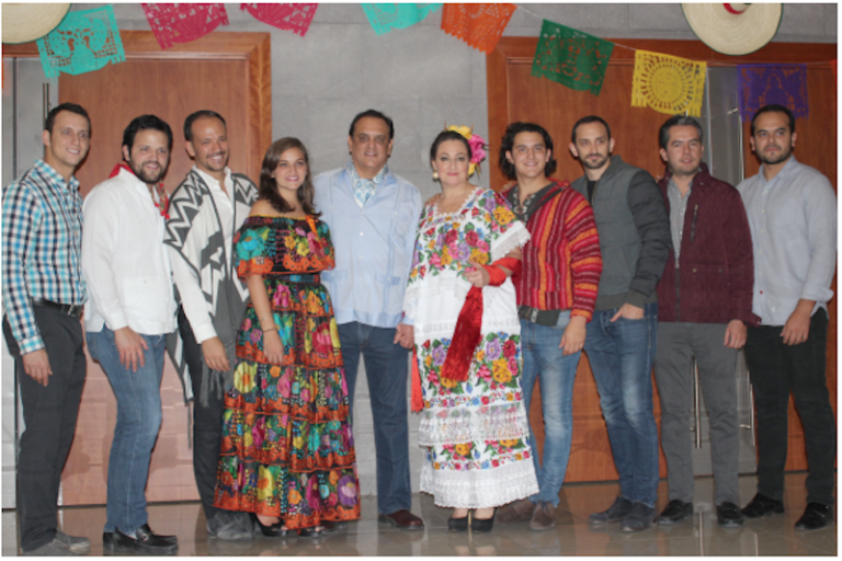 Colmado del cariño de su familia. Foto: Especial