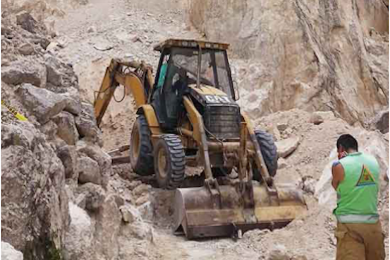 Estaba extrayendo agua cerca del arroyo. Foto: Especdial