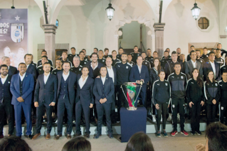 Felicita al equipo por la obtencion de la Copa Mx. Foto: Especial
