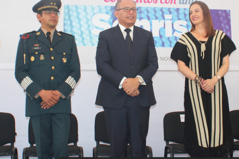 Preside Karina Castro Colecta de cobijas. Foto: Especial