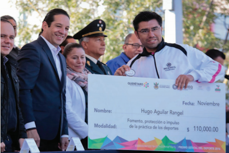 También realizaron la entrega del Premio Estatal del Deporte 2016. Foto: Especial