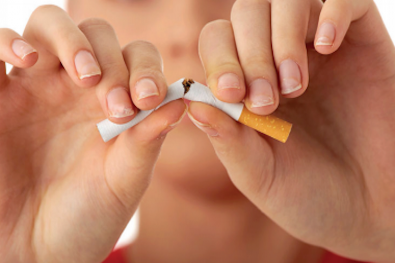 Detenida iniciativa para sancionar fumadores. Foto: Especial