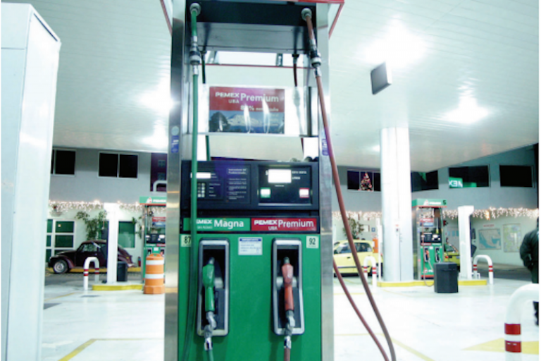 Exigen que surtan gasolineras. Foto: Especial