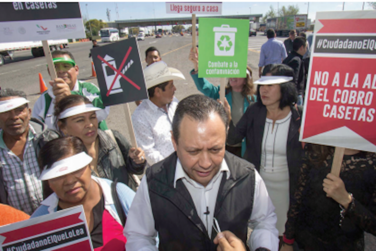 Presenta a manera de protesta, informe legislativo. Foto: Especial