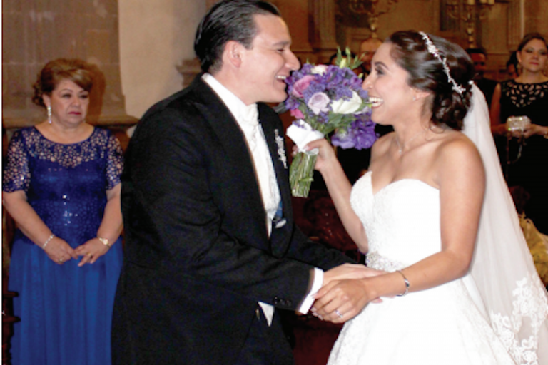 Radiantes de dicha en el día de su boda. Foto: especial
