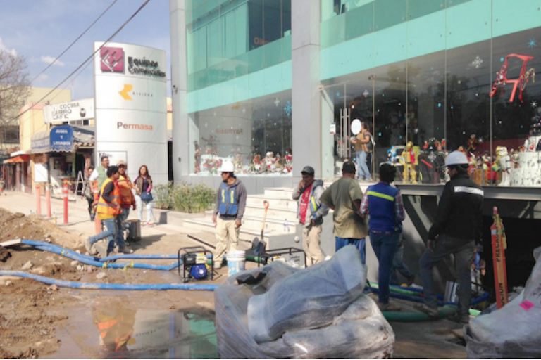 Toma de agua fue dañada por maquinaria de construcción. Foto: Especial