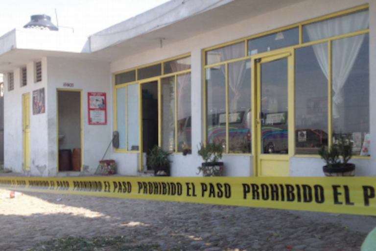 Se dedicaban a la venta de alcohol irregular. Foto: Especial