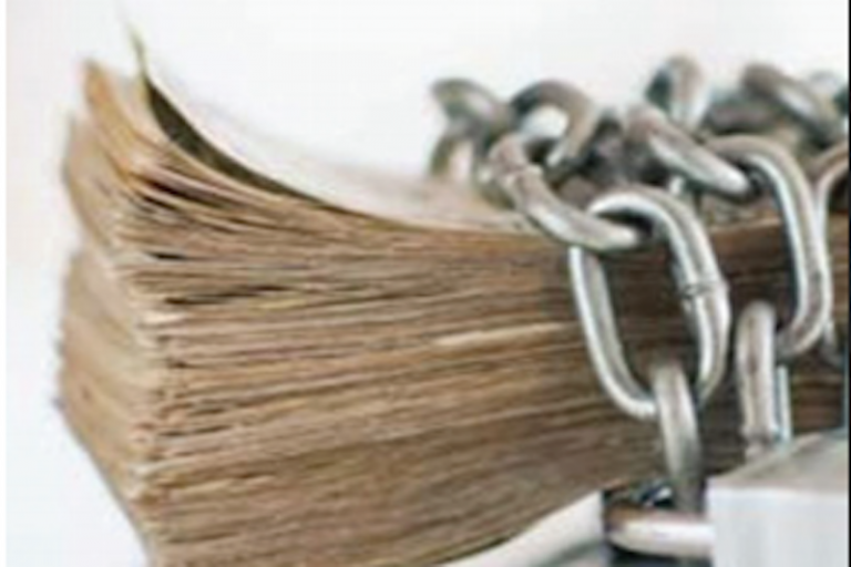 Anuncia Penchyna que ajustará su salario. Foto: Especial