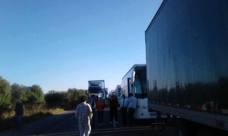Bloqueo Querétaro. Foto: Twitter @biaanki