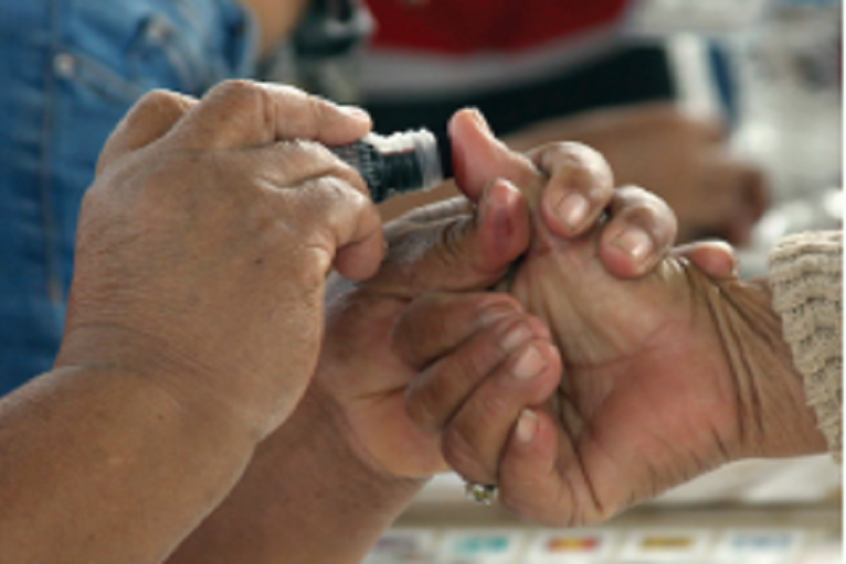Busca también establecer la revocación de mandato. Foto: Especial
