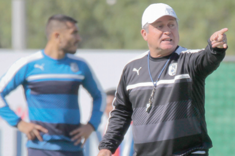 Buscan salir del peligro del descenso. Foto: Especial