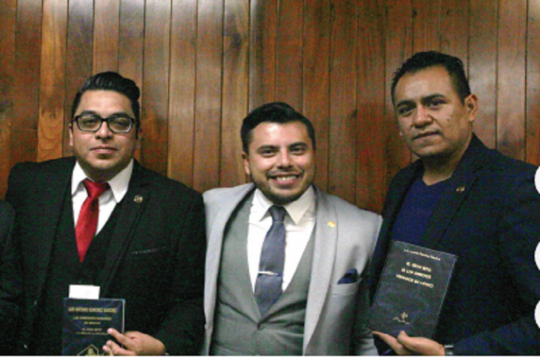 El libro es de gran ayuda para los estudiantes. Foto: Especial