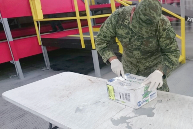 Encuentran droga en el AIQ. Foto: Especial