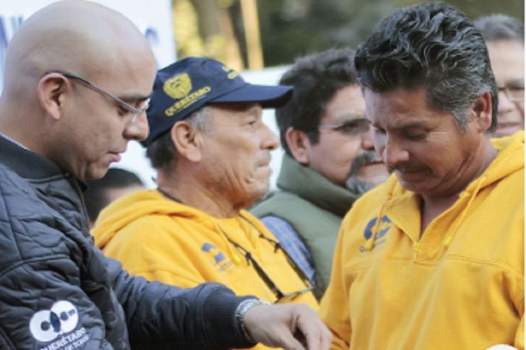 Entrega transporte adecuado para trabajadores