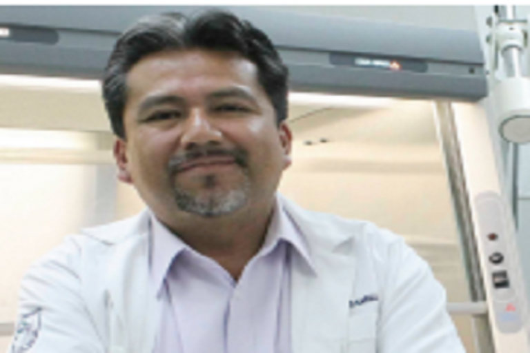 Es reconocido por su trabajo en investigación. Foto: Especial