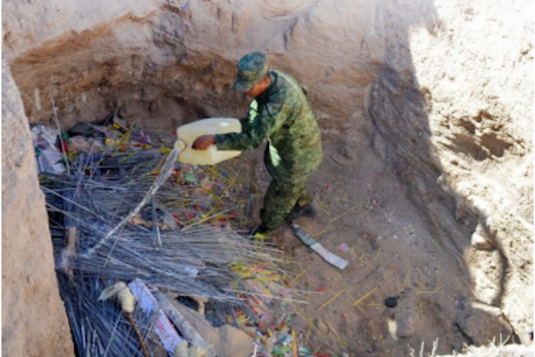Fueron destruidas 2.3 toneladas de pirotecnia. Foto: Especial