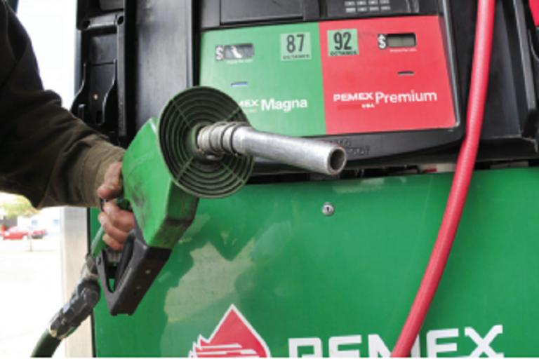 No habrá aumento de combustible en febrero. Foto: Especial