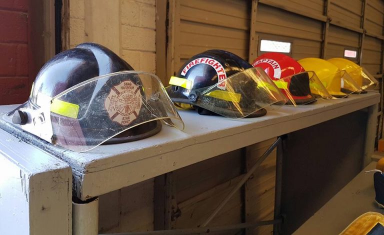 Entregan equipo a bomberos. Foto: @panchodominguez