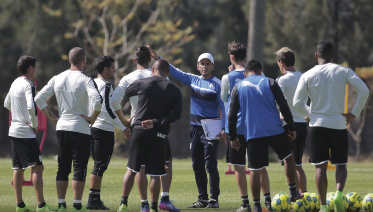 Entrenamiento de los Gallos. Foto: @Club_Queretaro