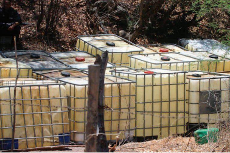 Detectan establecimientos con combustible robado. Foto: Especial