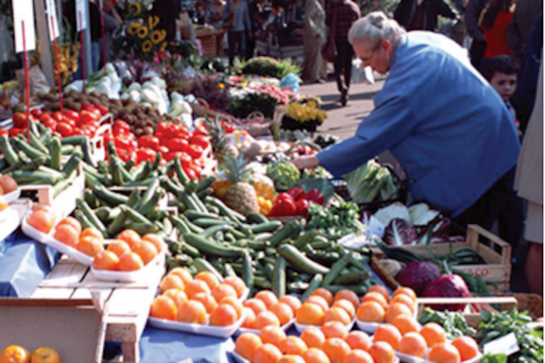 Mäs de 40 mil comercios han sufrido por los incrementos. Foto: Especial