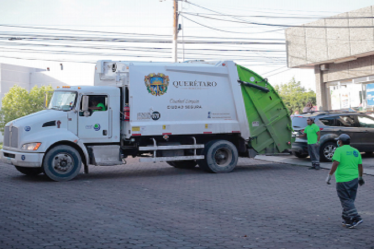 Presencia labores de trabajadores de limpia. Foto: Especial