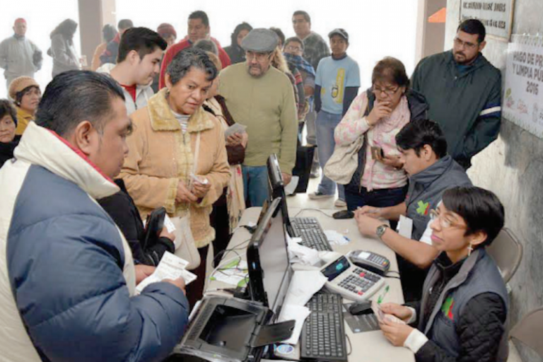 Contribuyentes. Foto: Especial