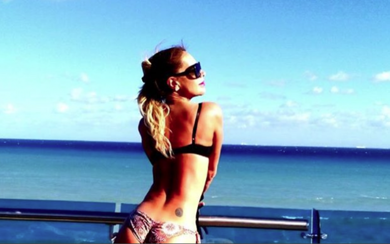 Lorena Herrera alborota a sus fans en redes