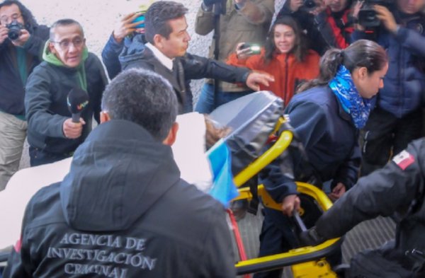 Traslado de la maestra. Foto: Cuartoscuro