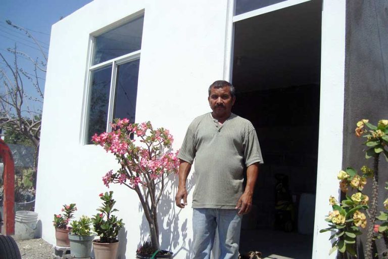 FONHAPO podrá los recursos para mejorar 1,100 casas.