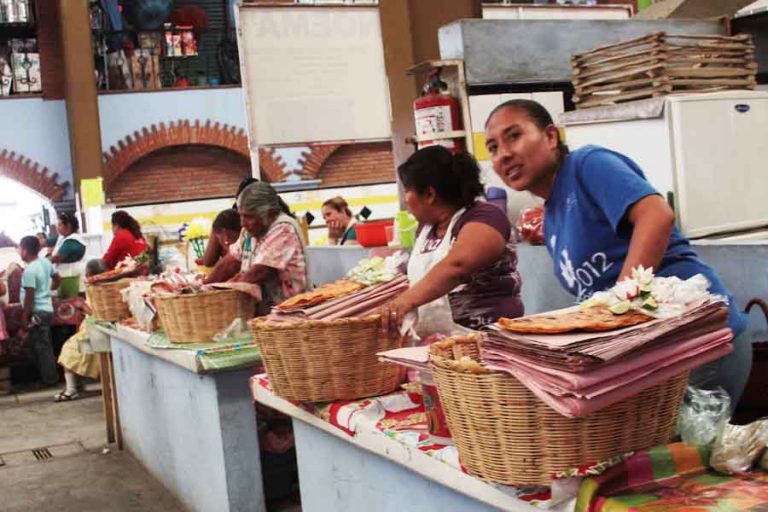 Exhortan a los comerciantes a mantener los precios hasta que se materialicen los incrementos previstos para este año. /Foto: OP