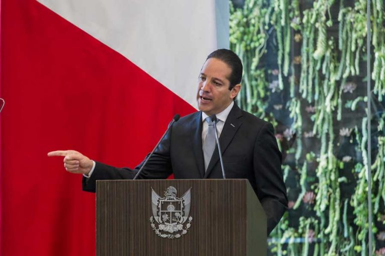 Estudia Pancho Domínguez perfil de reemplazos.