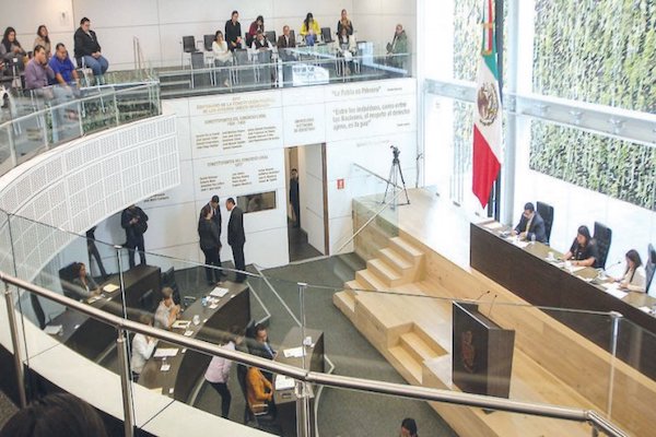 Funcionarios. Foto: Obture Press