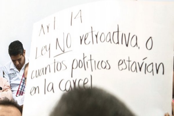 Pancarta. Foto: Obture Press