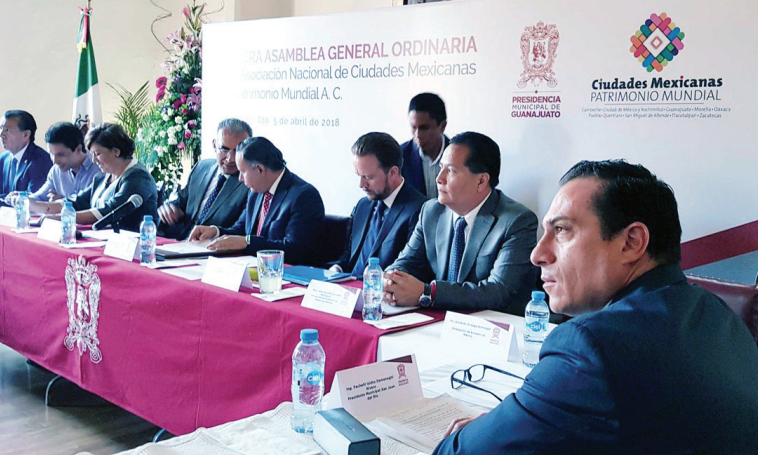 Funcionarios. Foto: Especial