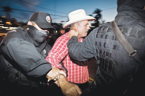 Fuerza pública. Foto: Obture Press