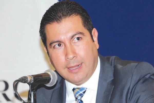 Funcionario.  Foto: Obture Press