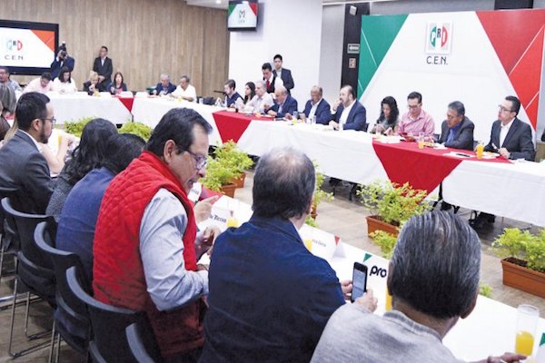 Priistas. Foto: Daniel Sánchez