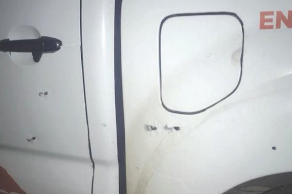 Daño a camioneta. Foto: Especial