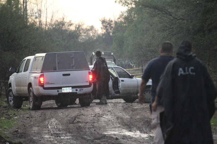 LEÓN, GUANAJUATO, 17JUNIO2018.- Nolasco Acosta candidato suplente a regidor murió asesinado tras sufrir el robo de su motocicleta. A las 6:30 de la tarde del pásado viernes vecinos de la comunidad de San Juan de Abajo reportaron el cádaver de hombre abandonado en una vereda, sus familiares lo identificaron hasta el día de ayer. 
FOTO: LUIS RAMÍEREZ /CUARTOSCURO.COM
