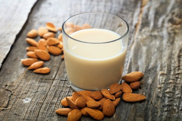 Leche de almendras. Foto: Especial