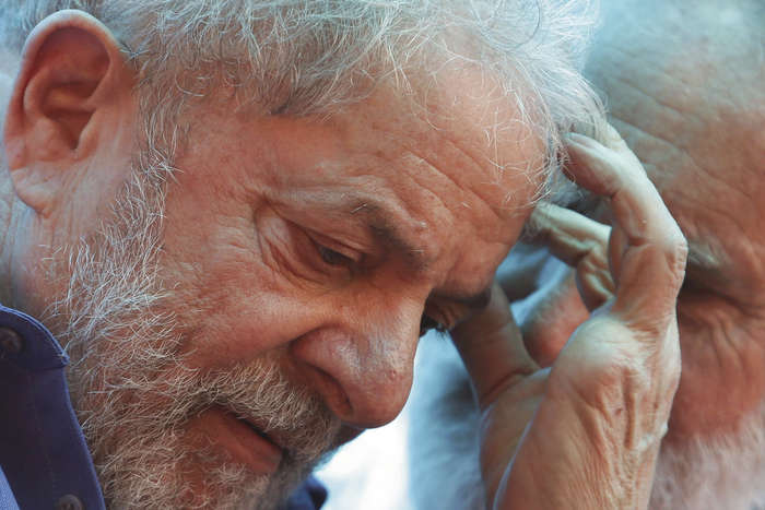 En esta imagen del 26 de marzo de 2018, el expresidente de Brasil Luiz Inácio Lula da Silva asiste a un mitin en Francisco Beltrao, en el estado de Paraná, Brasil. (AP Foto/Eraldo Peres, Archivo)