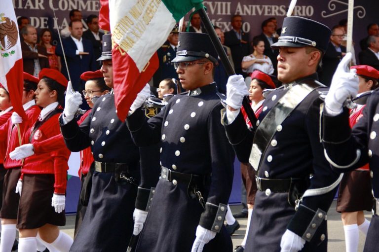 Desfile en Querétaro. Foto: Especial