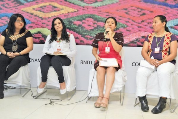 Mujeres. Foto: Ixbalanque Danell