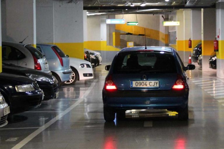 DATO 20 estacionamientos y plazas comerciales interpusieron un amparo/ foto: Especial