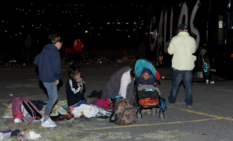 Comienzan a salir migrantes de Querétaro. Notimex
