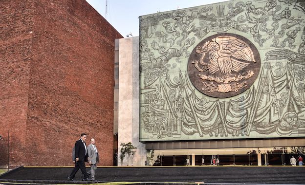 Los preparativos en San Lázaro siguen. / foto: Cuartoscuro